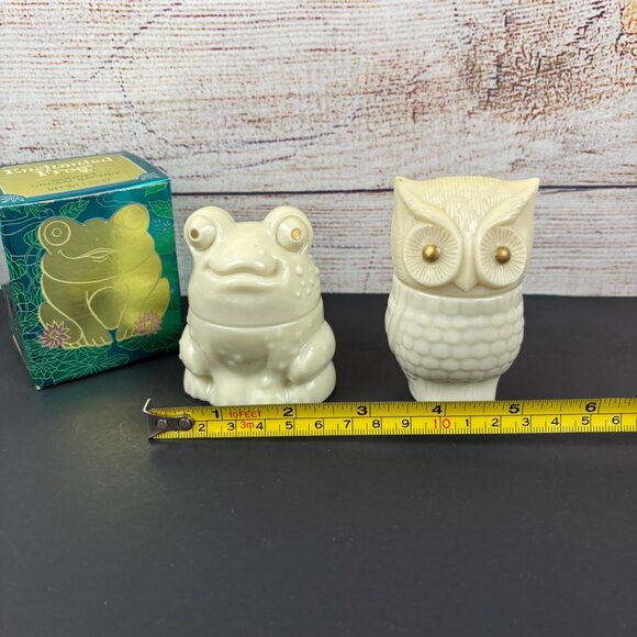 VTG Avon Owl and Frog Empty Powder Bottles Ivory Milk Glass 70's - Picture 8 of 8